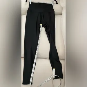 Alo Yoga NWT High Waisted Airlift Leggings in Black Size L thumbnail 7