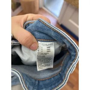 American Eagle Light Wash Distressed Mom Jeans High Rise Size 4 Short thumbnail 3