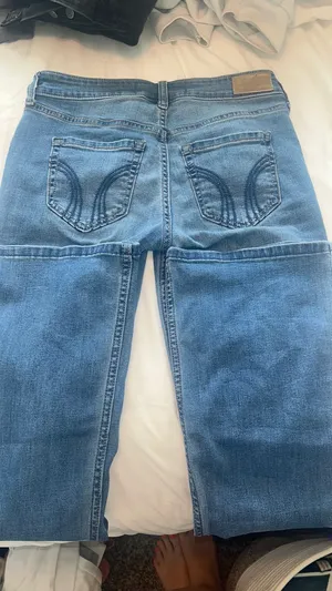 Hollister Low-Rise Bootcut Jeans thumbnail 5