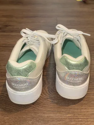 Skechers Women's White Sneakers with Iridescent Accents and Beige Panels thumbnail 3