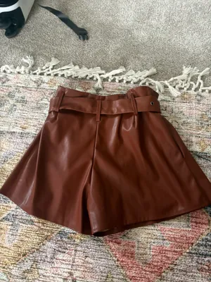 DO+BE faux leather shorts with belt thumbnail 2