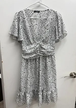 Women’s Size small dress thumbnail 1
