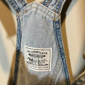 Levis Women's Denim Shortalls Light Wash Bib Overalls Blue Small Country Western thumbnail 4