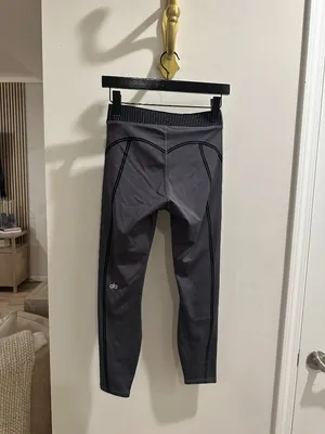 ALO YOGA Airlift High-Waist Suit Up Legging in Anthracite/Black Size Small thumbnail 7
