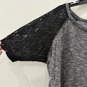 Torrid Heather Gray & Black Lace Raglan Sleeve Tee Back Zip - Size 00 (10) thumbnail 3