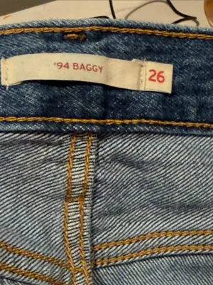 Levi's ‘94 baggy‎ Women's Straight-Leg Jeans in Medium Blue Wash 26 thumbnail 4