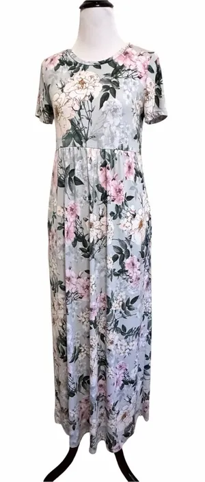 5/$30 🎈 Vanilla bay small floral maxi dress thumbnail 1