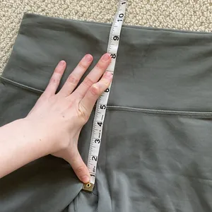 Lululemon Wunder Train High Rise Shorts 8” Size 6 Grey Sage Green Everlux EUC thumbnail 11