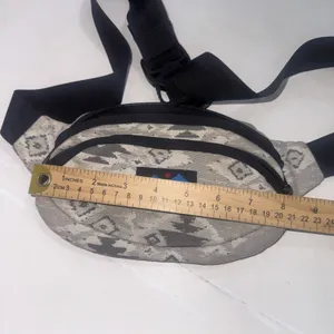 Kavu Gray Hiking Waist Bag Adjustable Strap Padded Back Dual Pocket Fanny Pack thumbnail 3