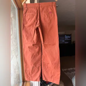 Levi's Women's Wide-Leg Trousers in Rust Orange thumbnail 3