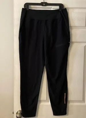 REI Co-op Wome pants size L excellent condition inseam 28” thumbnail 1