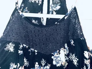 Torrid Women’s Ruffle Floral Halter Top Size 0 Large thumbnail 3