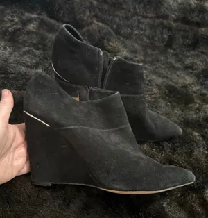 Coach black Suede Pointed Toe Wedge Ankle Boots Gold Hardware Size 9.5 B thumbnail 1