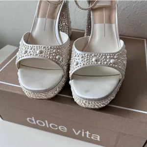 Pandro Pearl Heels True White Satin thumbnail 6
