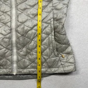 The North Face ThermoBall Jacket Women’s Small Silver Gray Quilted Puffer thumbnail 7