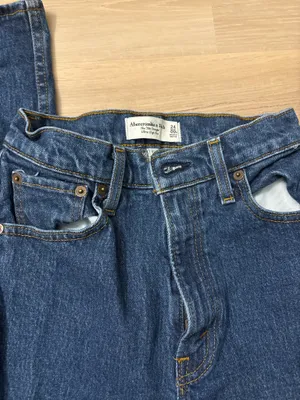 Abercrombie Curve Love 90s straight High-Rise thumbnail 3