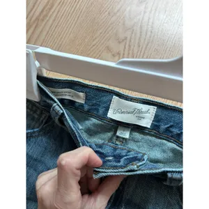 Universal Threads New Womens 90's Baggy Jean Shorts 4” Inseam Mid Rise Size 8 thumbnail 5
