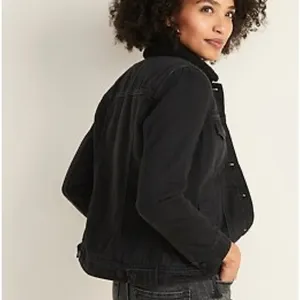 Old Navy Black Sherpa-Lined Black Denim Jacket thumbnail 2