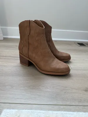 PIZZ ANNU Women’s Western Ankle Boot thumbnail 3