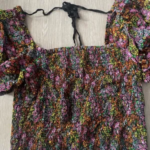 Free People Floral Smocked Crop Top XS Puff Sleeve Tie Back Blouse thumbnail 5