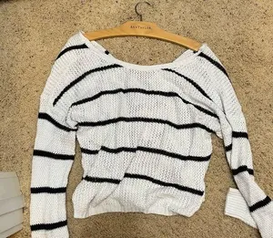 Hollister top thumbnail 1