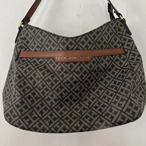 TOMMY HILFIGER Shoulder Bag EUC thumbnail 4