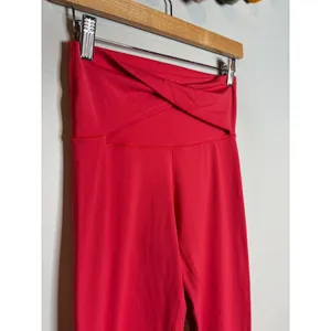 Aerie Real Me 7/8 twist leggings berry red pink thumbnail 3