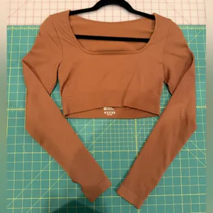 Brown Cropped Long Sleeve Top Size M thumbnail 1