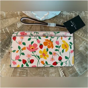 Kate Spade Lucy strawberry Garden wallet Medium Wristlet NWT thumbnail 8