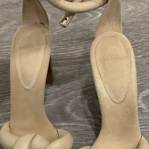 Alexandre Birman Puffy Knot Beige Leather Suede Block Heel Ankle Tie Sandals‎ 7 thumbnail 4