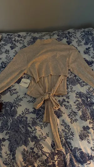 Altar'd State Top Cropped Long Sleeve thumbnail 2