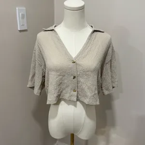 KIRIOUS Gauze Cotton Cropped Short Sleeve Button Down Size Medium‎ Tan thumbnail 2