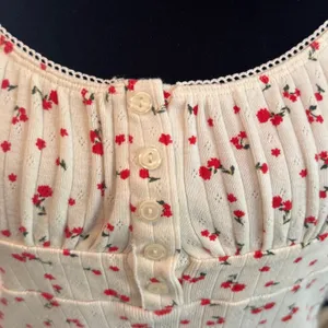 Heart & Hips XS Floral Pointelle Knit Top Cream Red Button Front Cottagecore Milkmaid Regency thumbnail 7