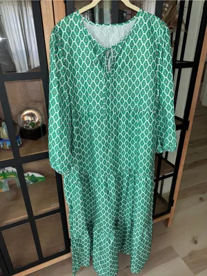 Amazon block print kelly green maxi dress midi puff sleeve tiered ruffle thumbnail 2