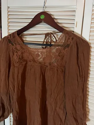 Forever 21 SMall Rust Brown Lace Peasant Top thumbnail 3