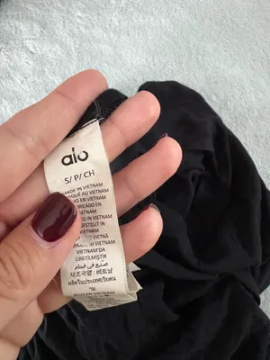 Alo Yoga Tee Black thumbnail 4