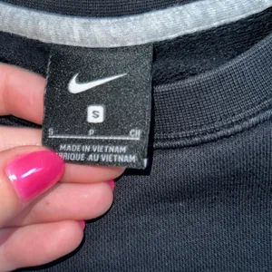 Nike Women's Classic Black Sweatshirt thumbnail 3