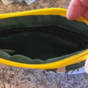 Kavu Blue and Green Patterned Wristlet with‎ Yellow Zipper thumbnail 3