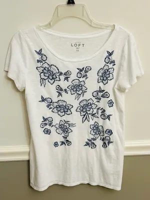 LOFT White Blue Floral Embroidered Scoop Neck Short Sleeve T-Shirt Size XS thumbnail 1