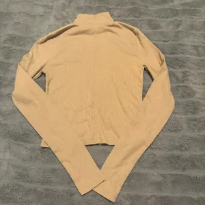 American Eagle Ribbed Turtleneck Top Beige Long Sleeve Fitted Stretch Women’s S thumbnail 4