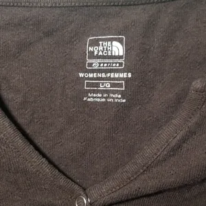 The North Face top button long sleeve shirt sz Lg thumbnail 2