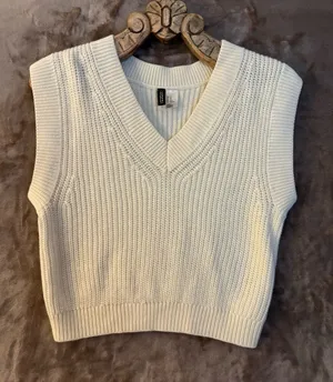 H&M Women’s Cream Ribbed V-Neck Sleeveless Knit Vest Sweater Size XS thumbnail 1