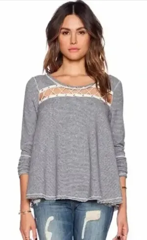 Free People‎ Women's Medium Lacey Love Blue/White Striped Sweater thumbnail 1