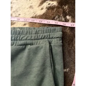 Vuori Performance Jogger In green Size Medium thumbnail 7