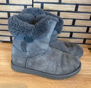 Ugg‎ Bailey Button Gray Boots Size 9-9.5? thumbnail 1