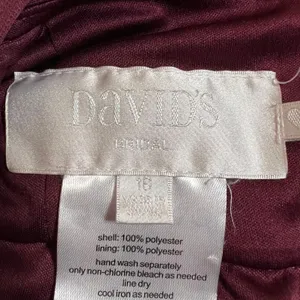 David's Bridal Sleeveless V-Neck Ruched Mesh Maxi Dress Size 16 Bridesmaid thumbnail 4