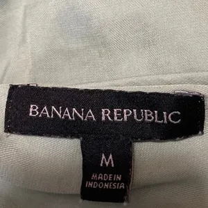 Banana Republic Women's Silky Satin Green Long Sleeve V-Neck Blouse Top Size M thumbnail 3