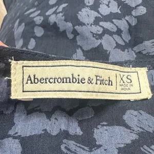 Abercrombie & Fitch Navy Blue Floral Cold Shoulder Boho Top Size XS thumbnail 5