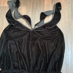 Victoria's Secret Velvet Ruffle Romper Black Strappy Cross Back Medium Chic Luxe thumbnail 2