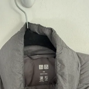 Uniqlo Grey Puffer Down Vest Packable‎ Travel Full Zip Nylon Womens XS thumbnail 4